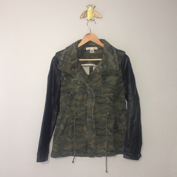 Sans Souci Camo Utility Jacket - Picture 3 of 7